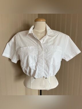 Vintage Forever 21 White Cropped Button Up Drawstring Bottom Women’s Medium